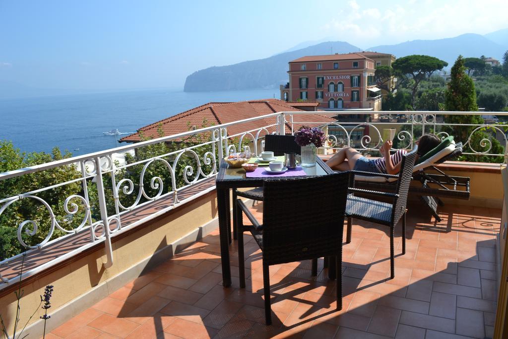 Al Centro Suites Sorrento Bagian luar foto